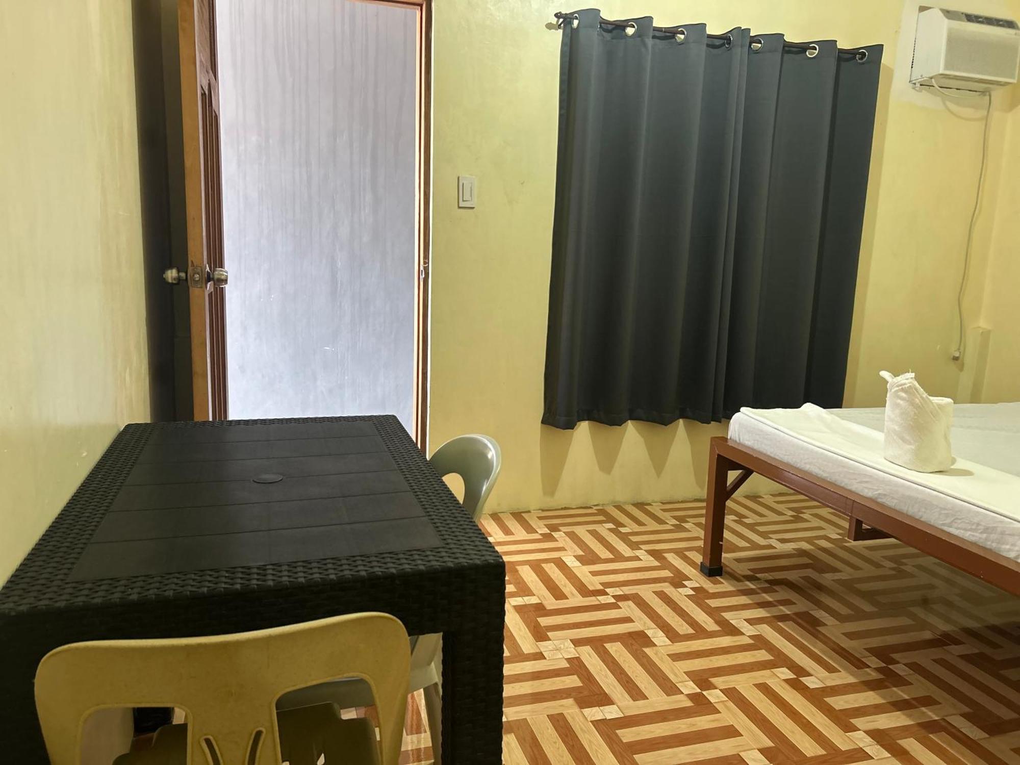 Carillo Guest House Coron Exterior photo